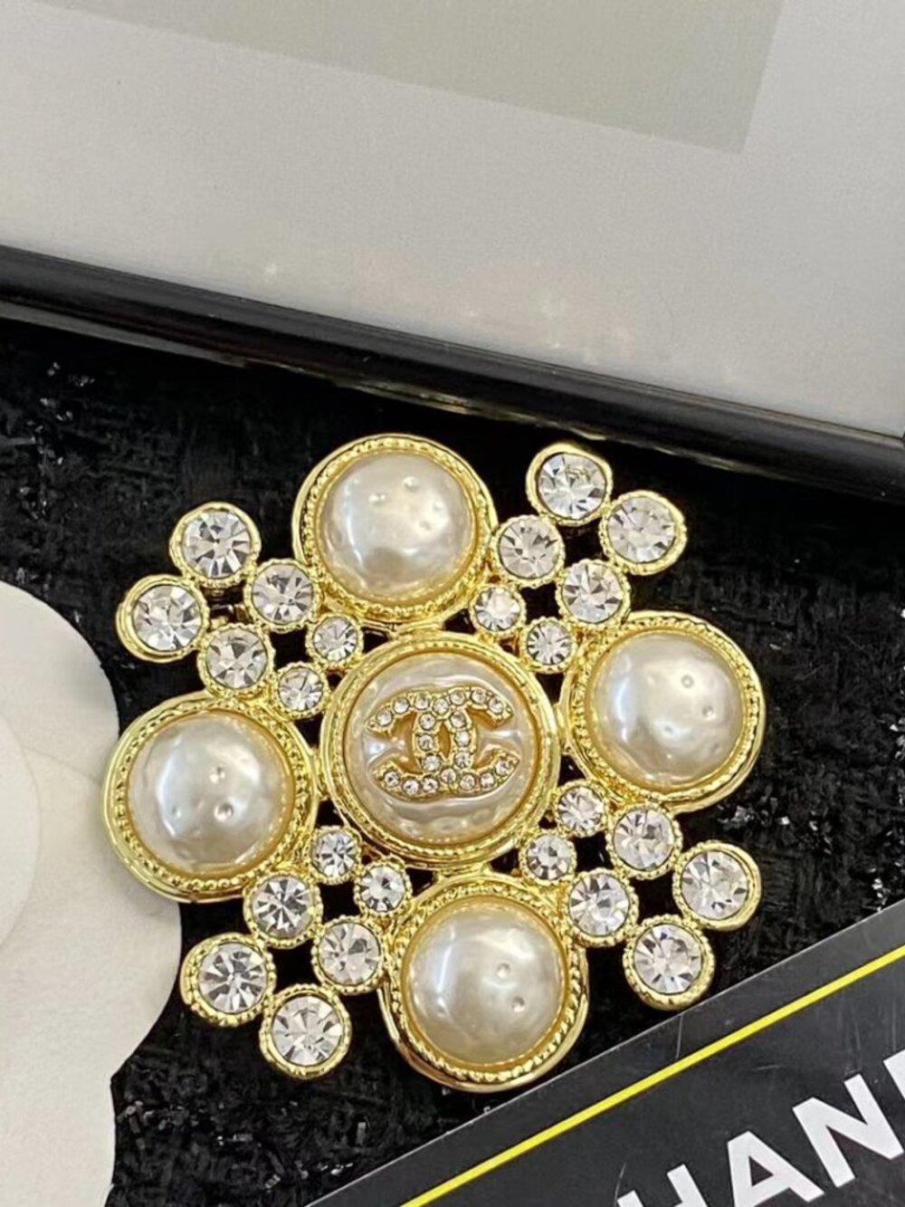 💕Chanel brooch - Picture 6 of 9